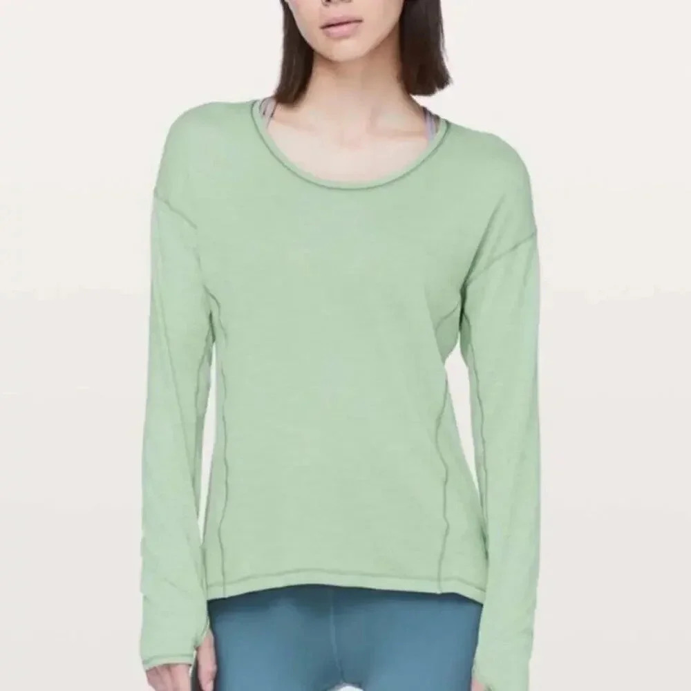 Lululemon Women Size 10 Green Sweat Embrace Long Sleeve Top